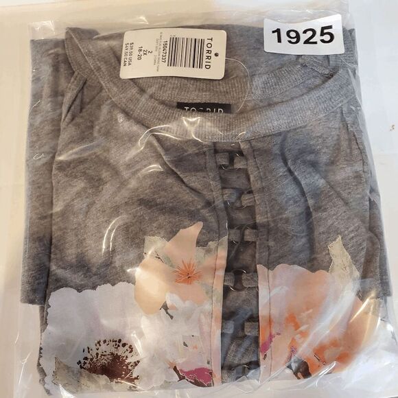 Torrid Top Women 2 Gray Floral O Ring Front Sleeveless Slim Fit Halter Neck Tank - Picture 10 of 10